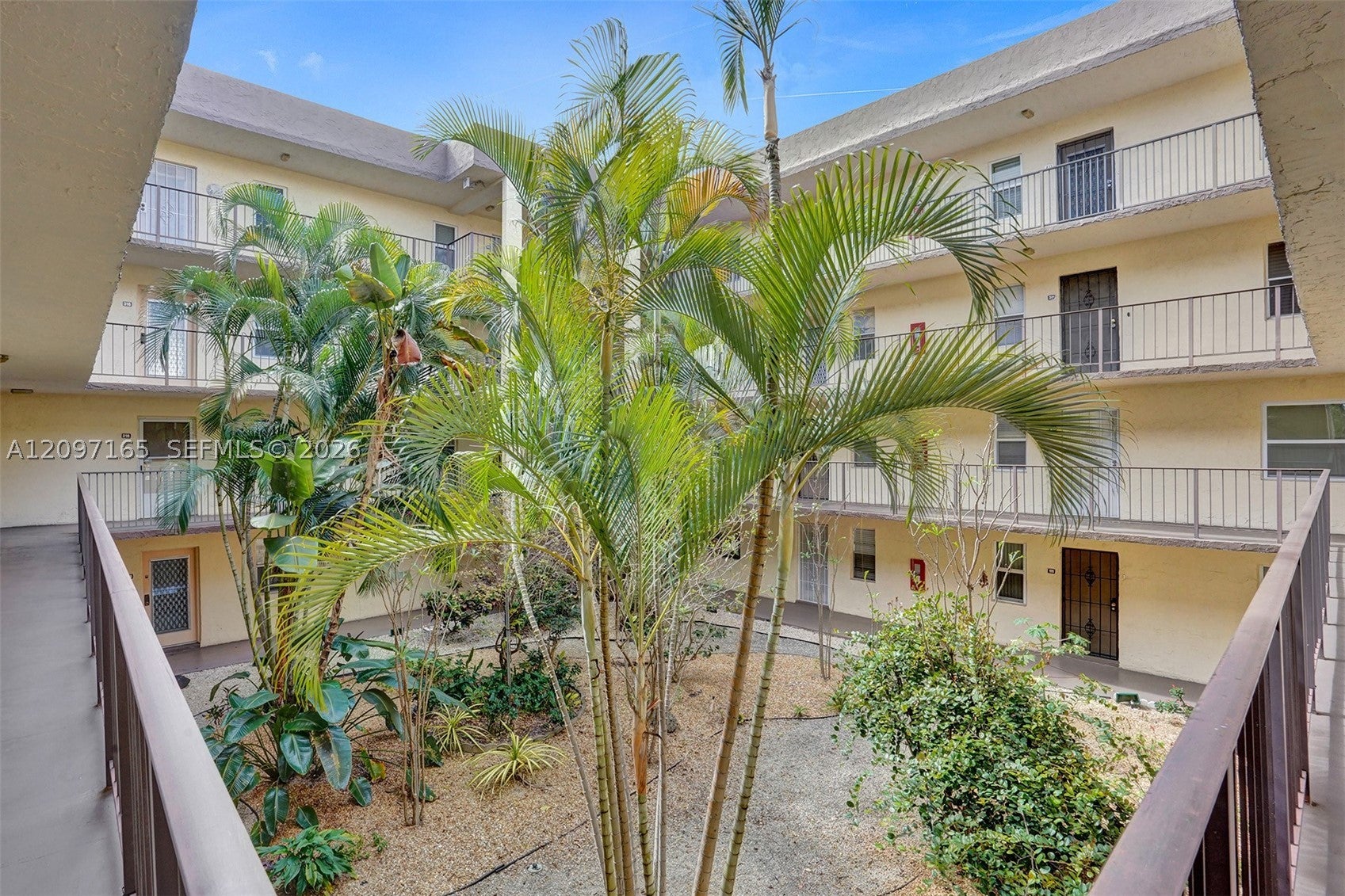 View photos, virtual tours, details... 2871 Somerset Dr 209