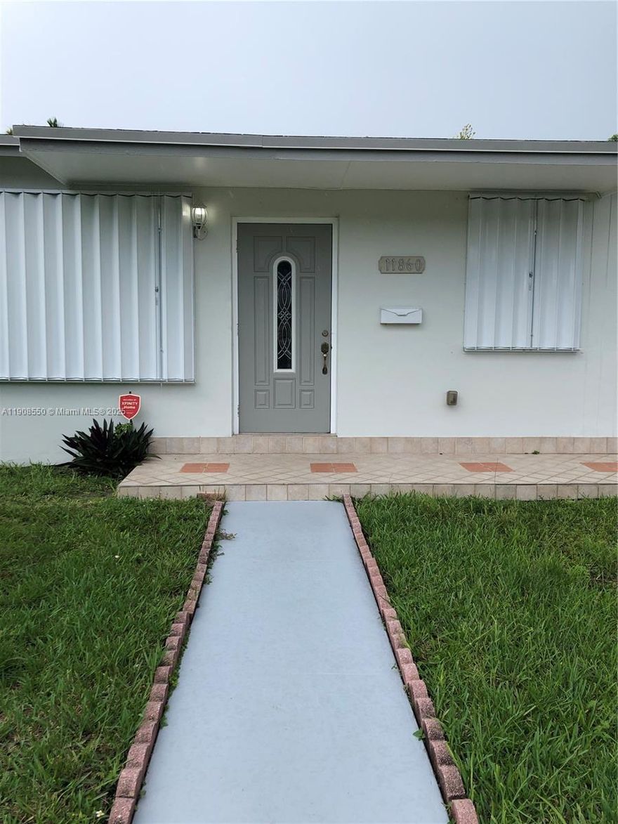 Beautiful single family home, perfect location close to turnpike, 4 bed and 2 bath, huge patio for relaxing time with family, ceramic floors, washer and dryer, no HOA fast approval, easy to Show .