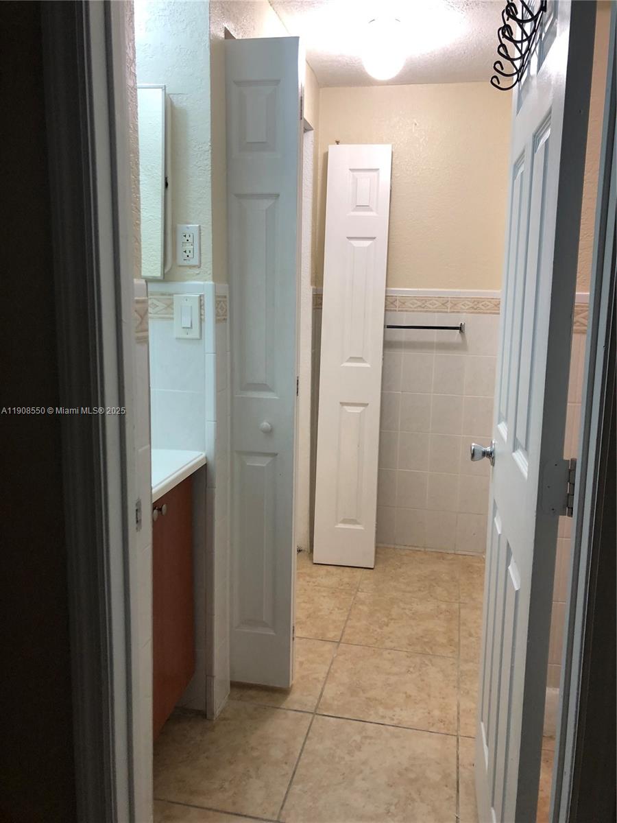 RICHMOND HILL FARMS - Residential Lease