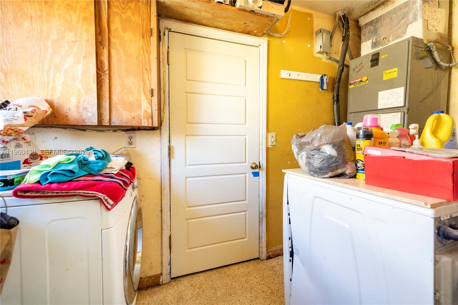 LAKESIDE ESTATES - Residential