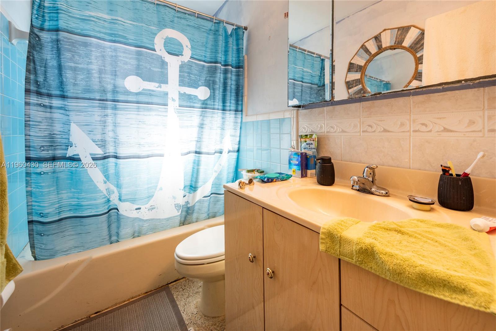 LAKESIDE ESTATES - Residential