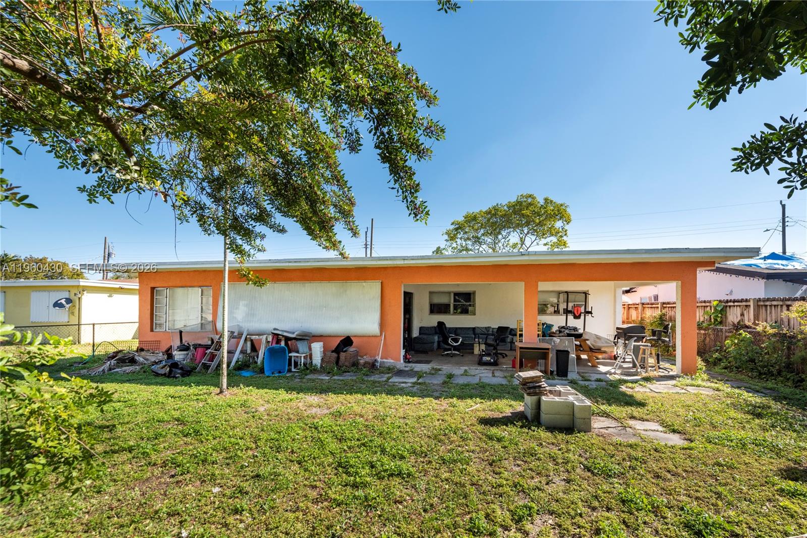 LAKESIDE ESTATES - Residential