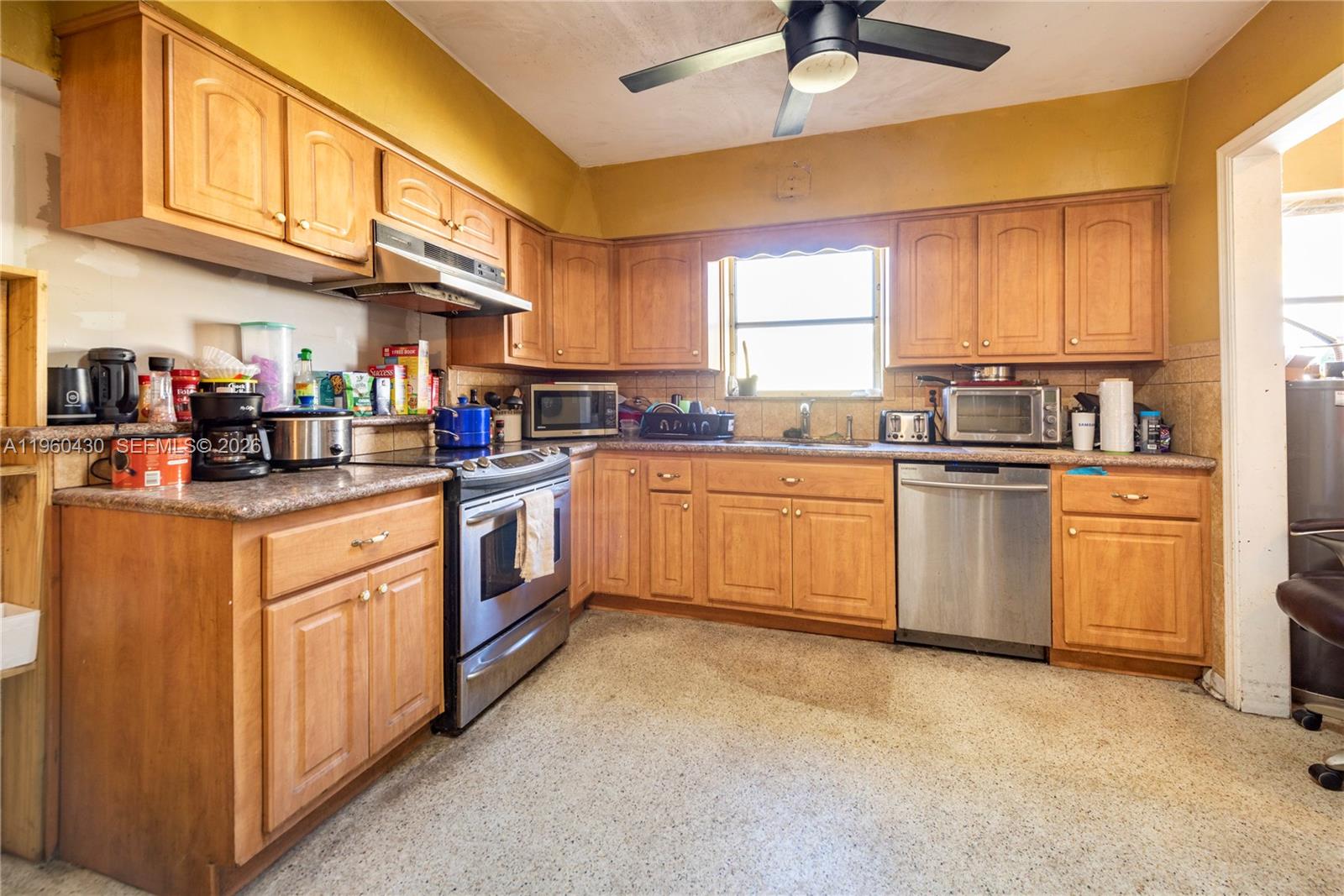 LAKESIDE ESTATES - Residential