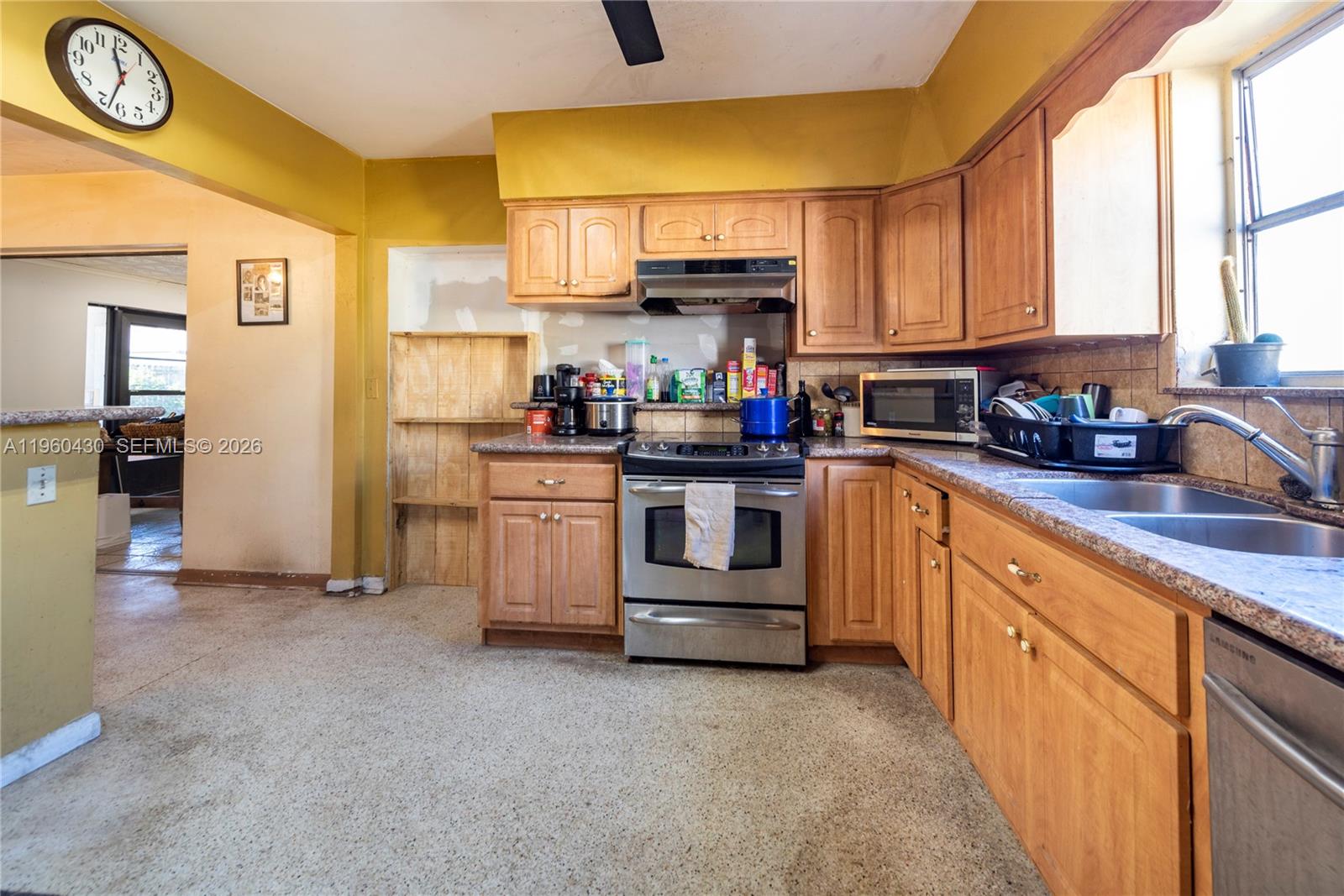 LAKESIDE ESTATES - Residential