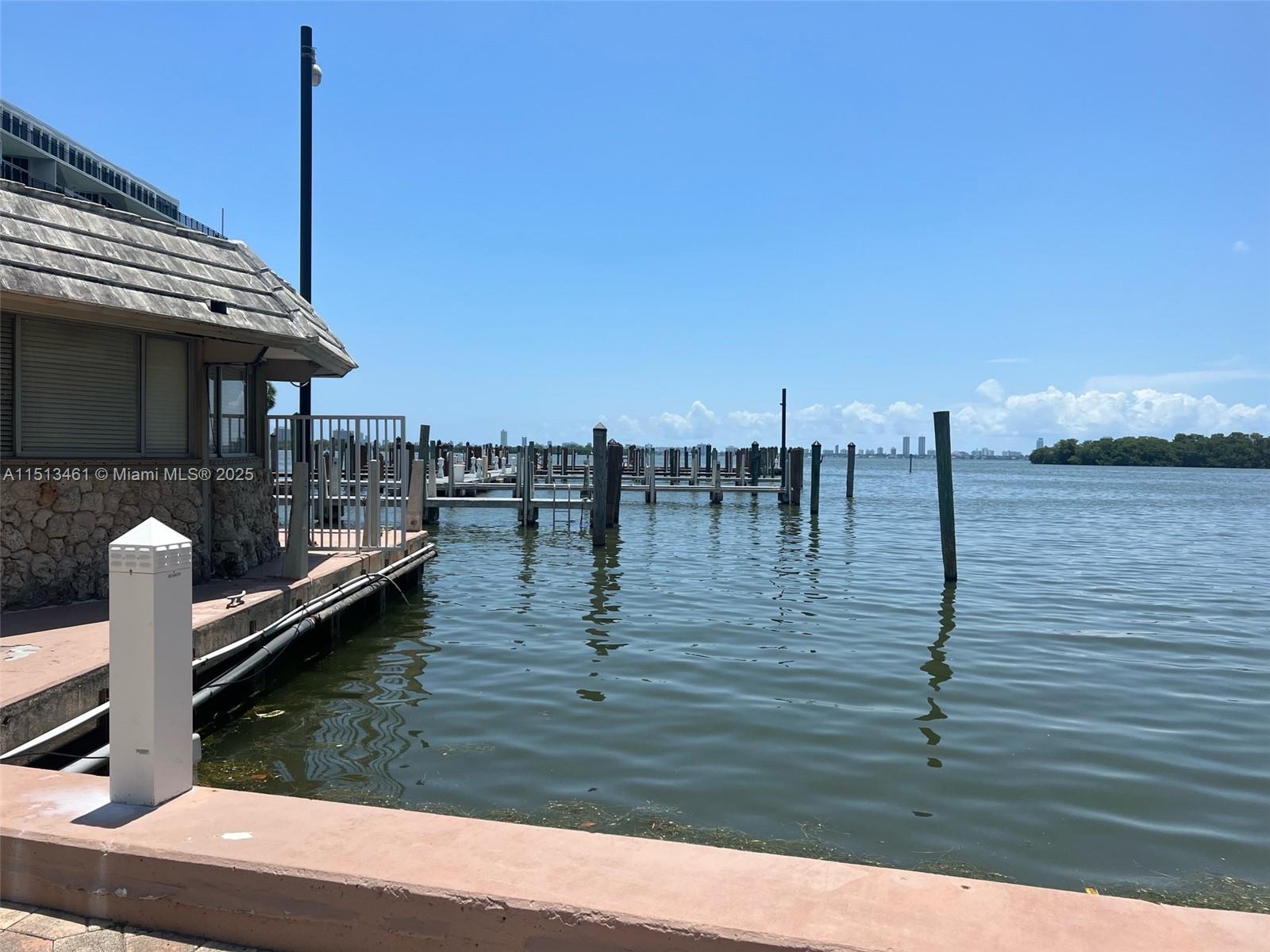 THE PALM BAY YACHT CLUB C - Residential