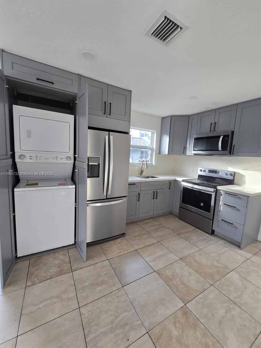 View photos, virtual tours, details... 719 21st St