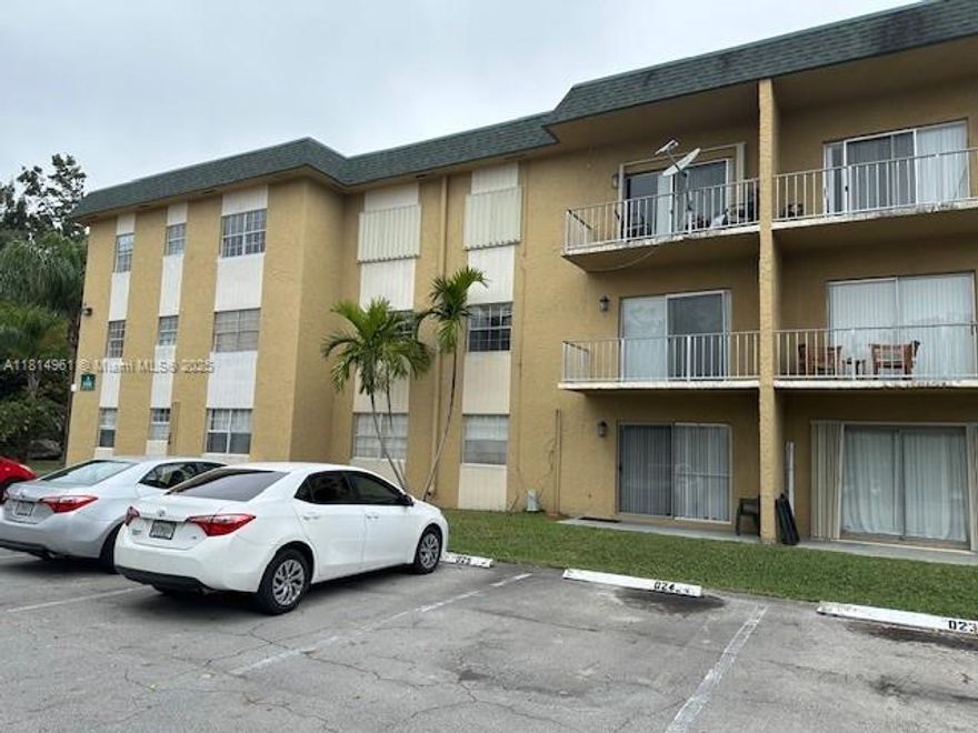 Move-in ready! Spacious 2 bedrooms, 1 bath located in the beautiful community of Miller Lake Condo Association. Beautiful wood floors in living area, tile floors in bedrooms, kitchen with full appliances and breakfast bar area. Located close to shopping, schools and transportation.