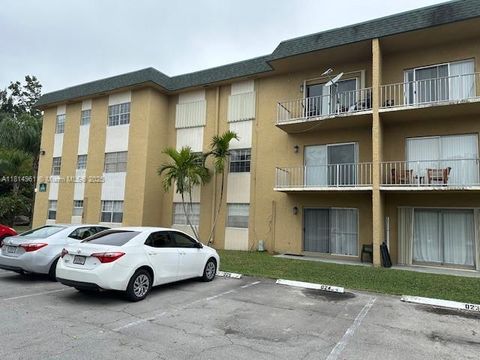 5400 SW 77th Ct 2R Miami FL 33155