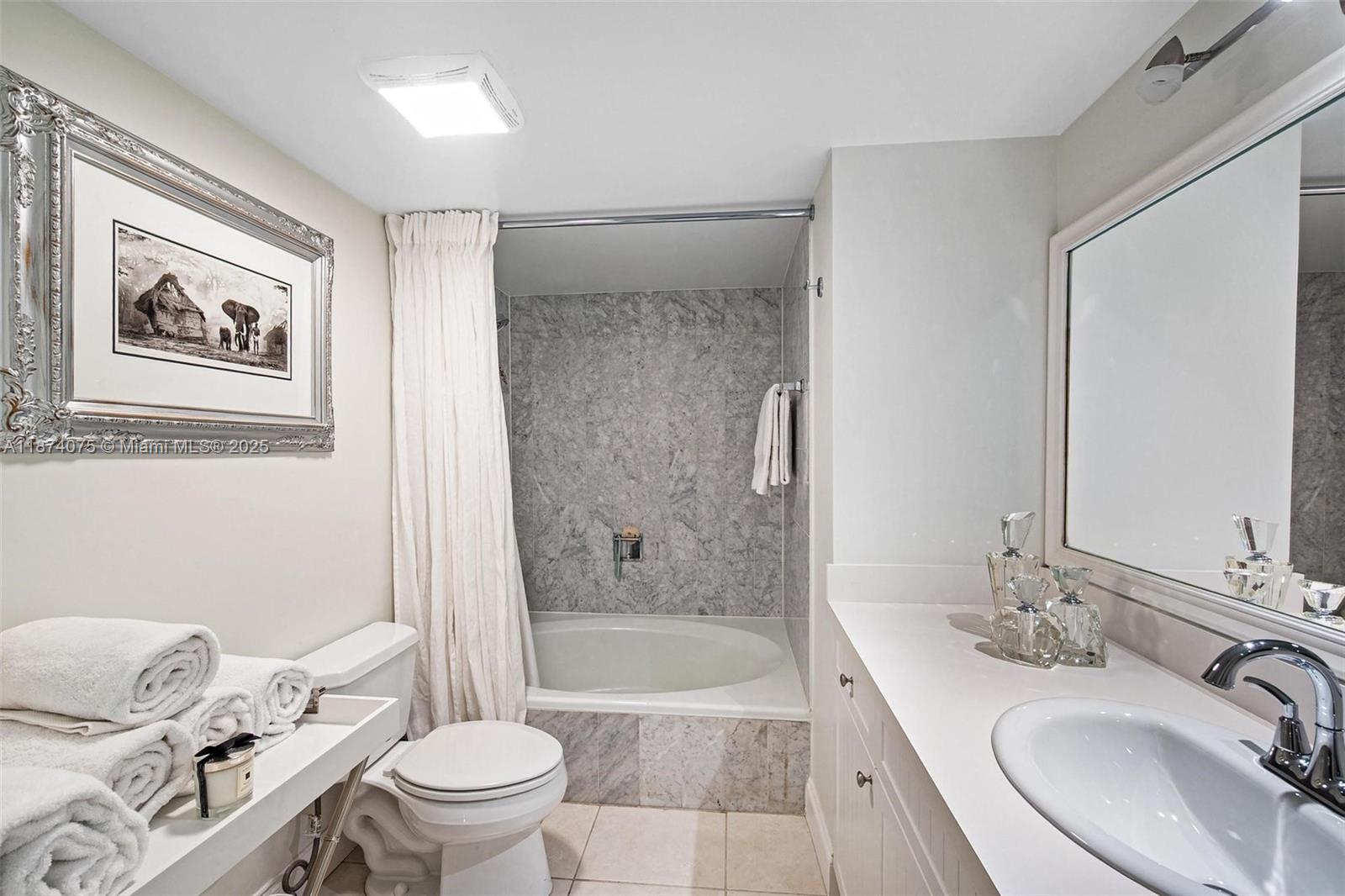 THE PALACE CONDO - Residential