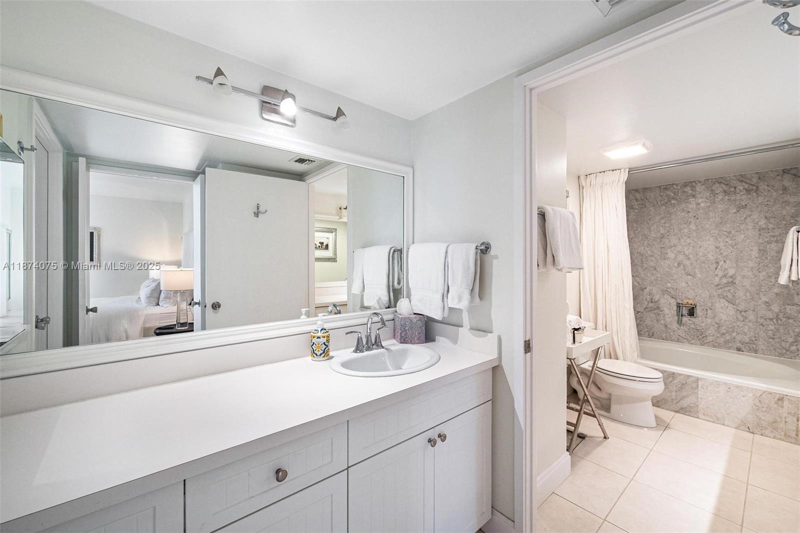 THE PALACE CONDO - Residential