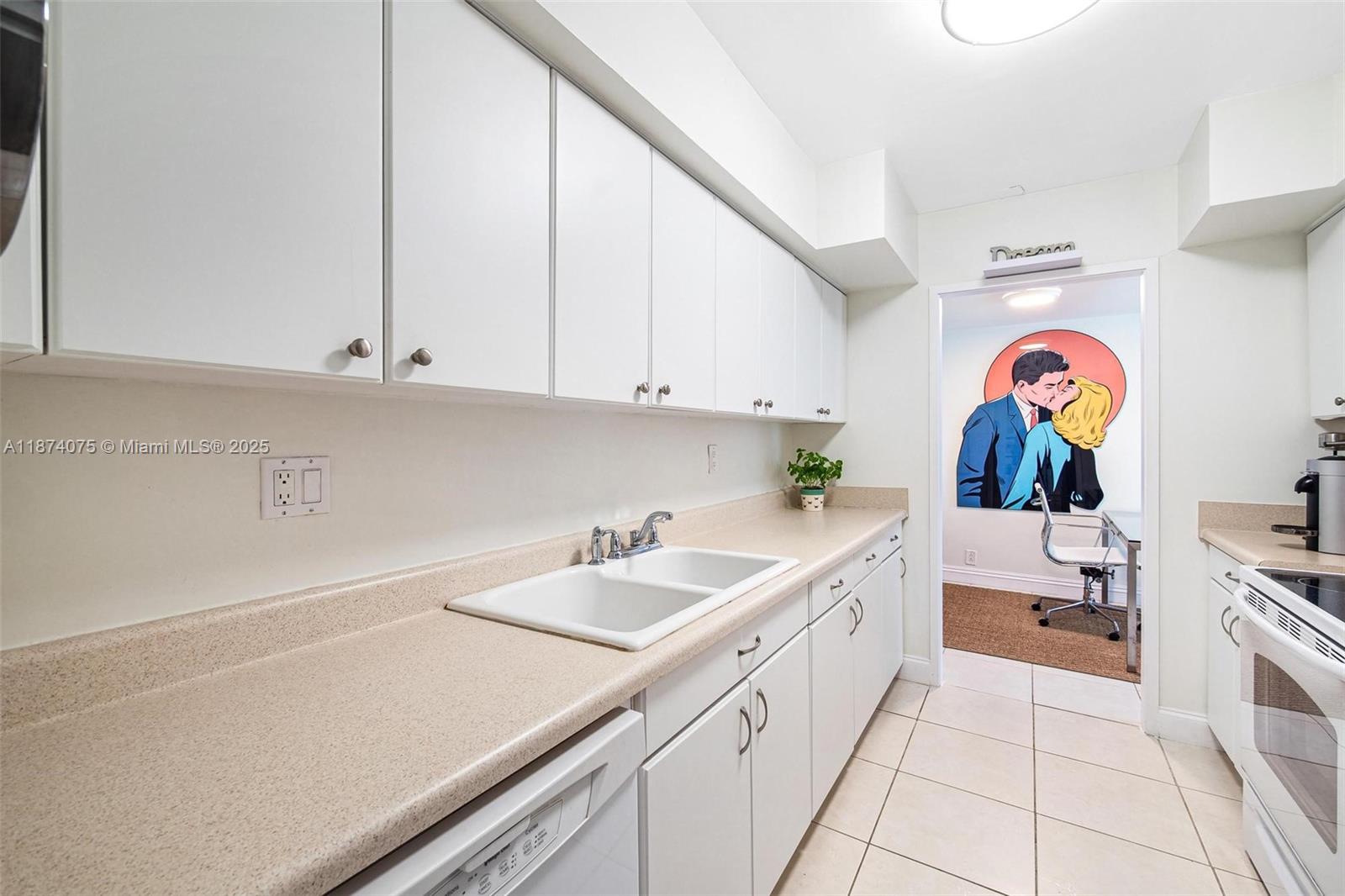 THE PALACE CONDO - Residential