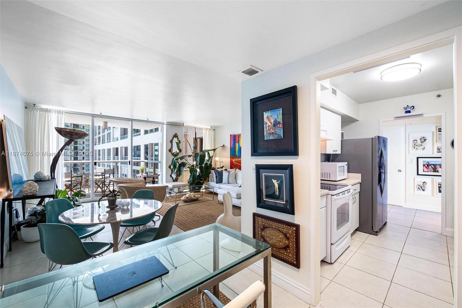 THE PALACE CONDO - Residential