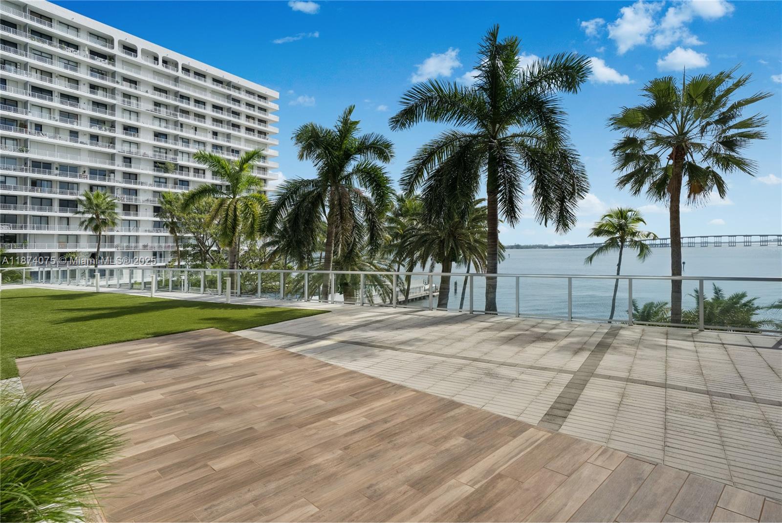 THE PALACE CONDO - Residential