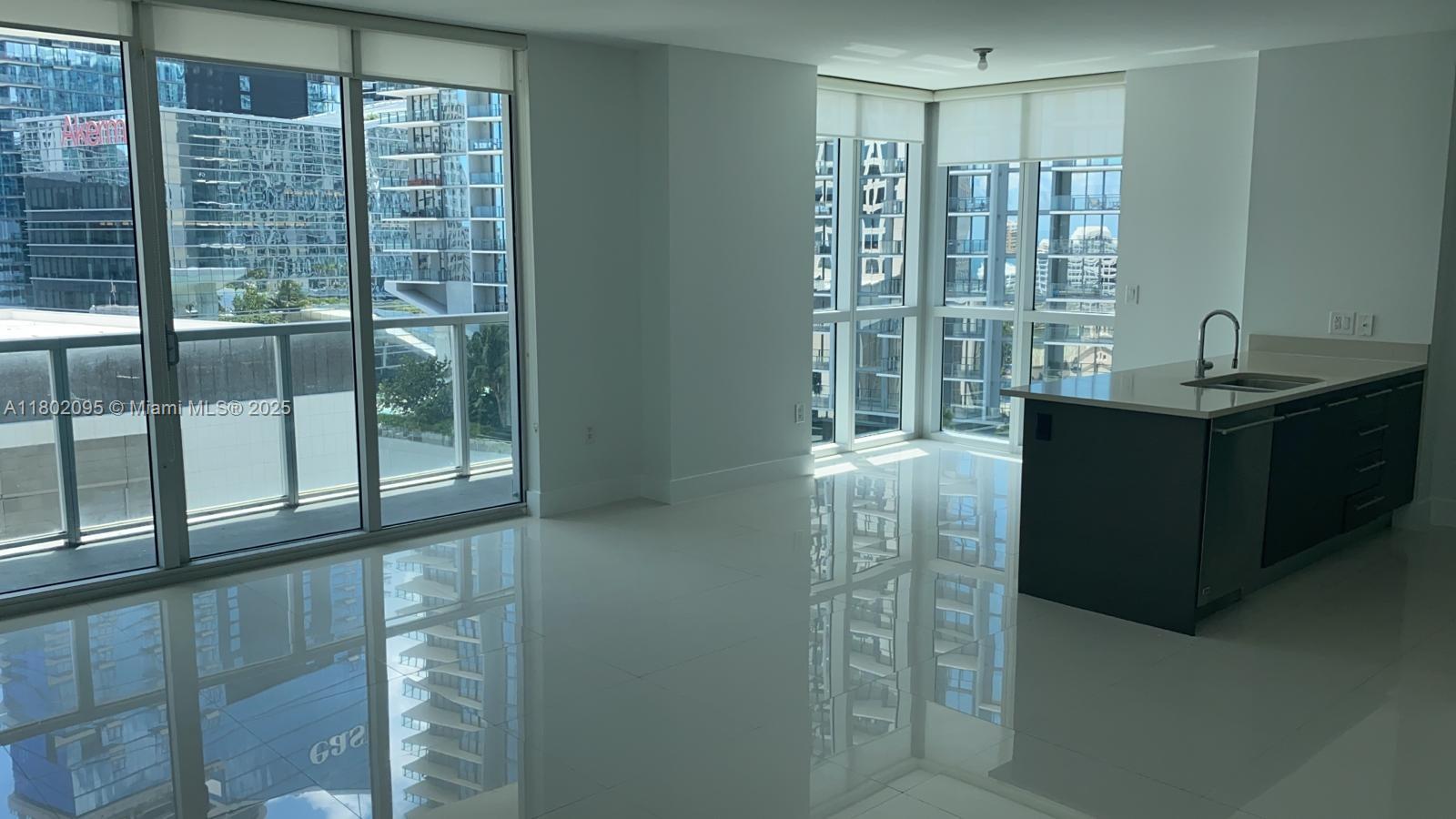 55 Se 6th St 1702, Miami, Broward County, Florida - 2 Bedrooms  
2 Bathrooms - 