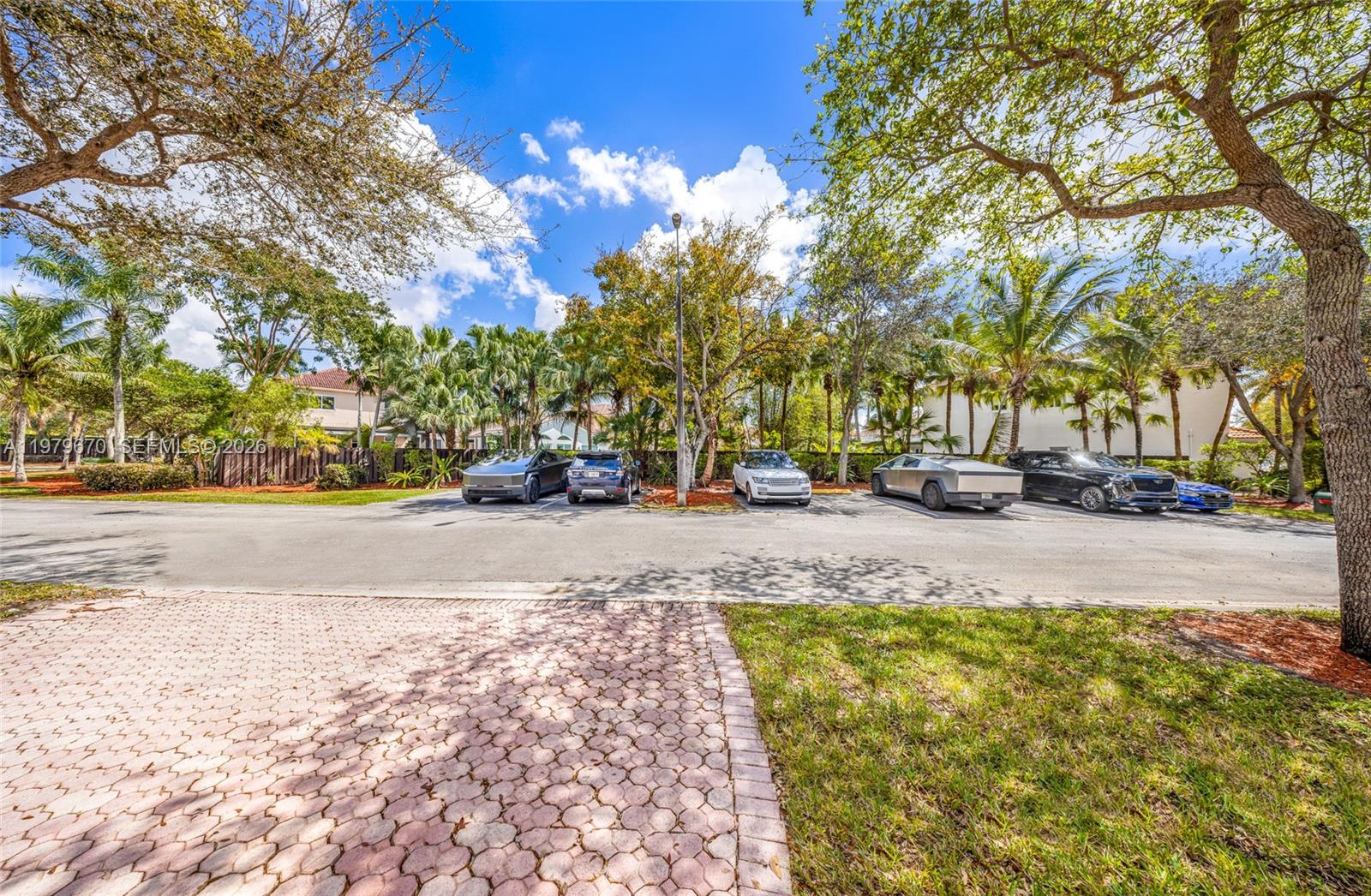 DORAL ISLES-ANTILLES - Residential