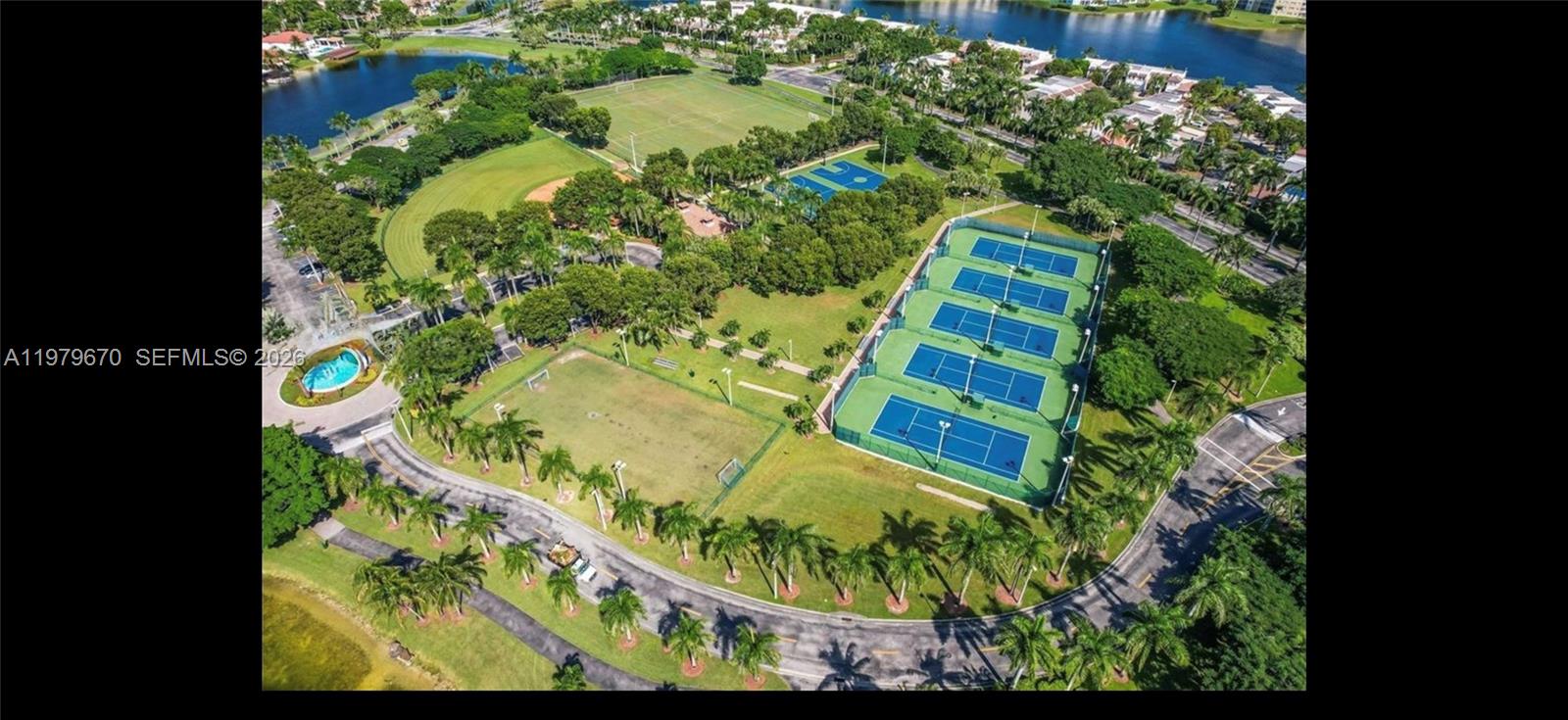 DORAL ISLES-ANTILLES - Residential