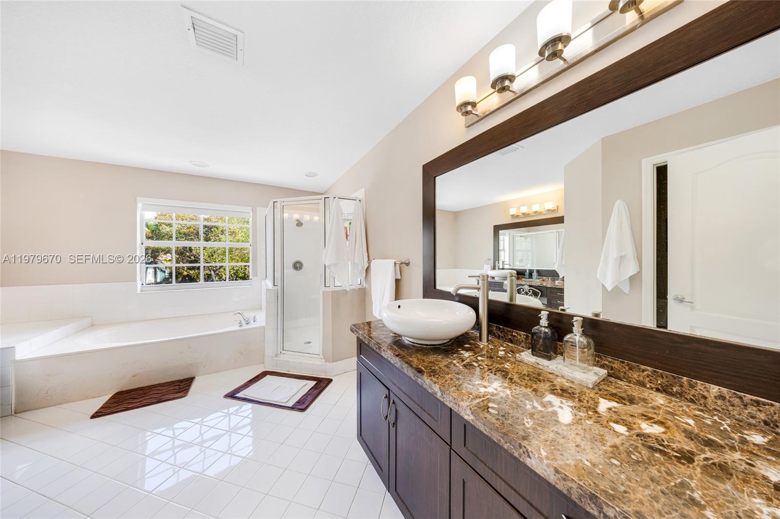 DORAL ISLES-ANTILLES - Residential