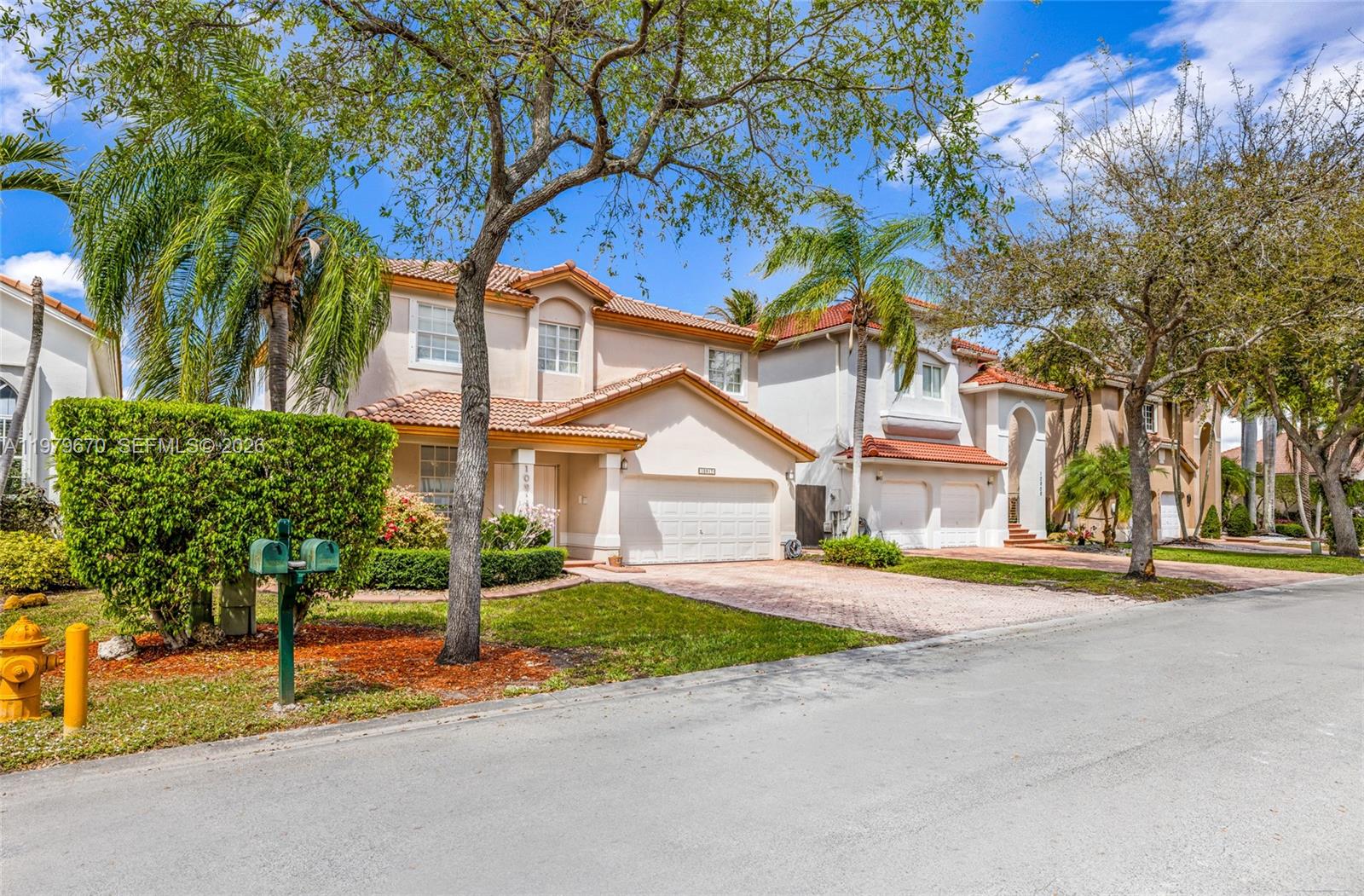 DORAL ISLES-ANTILLES - Residential