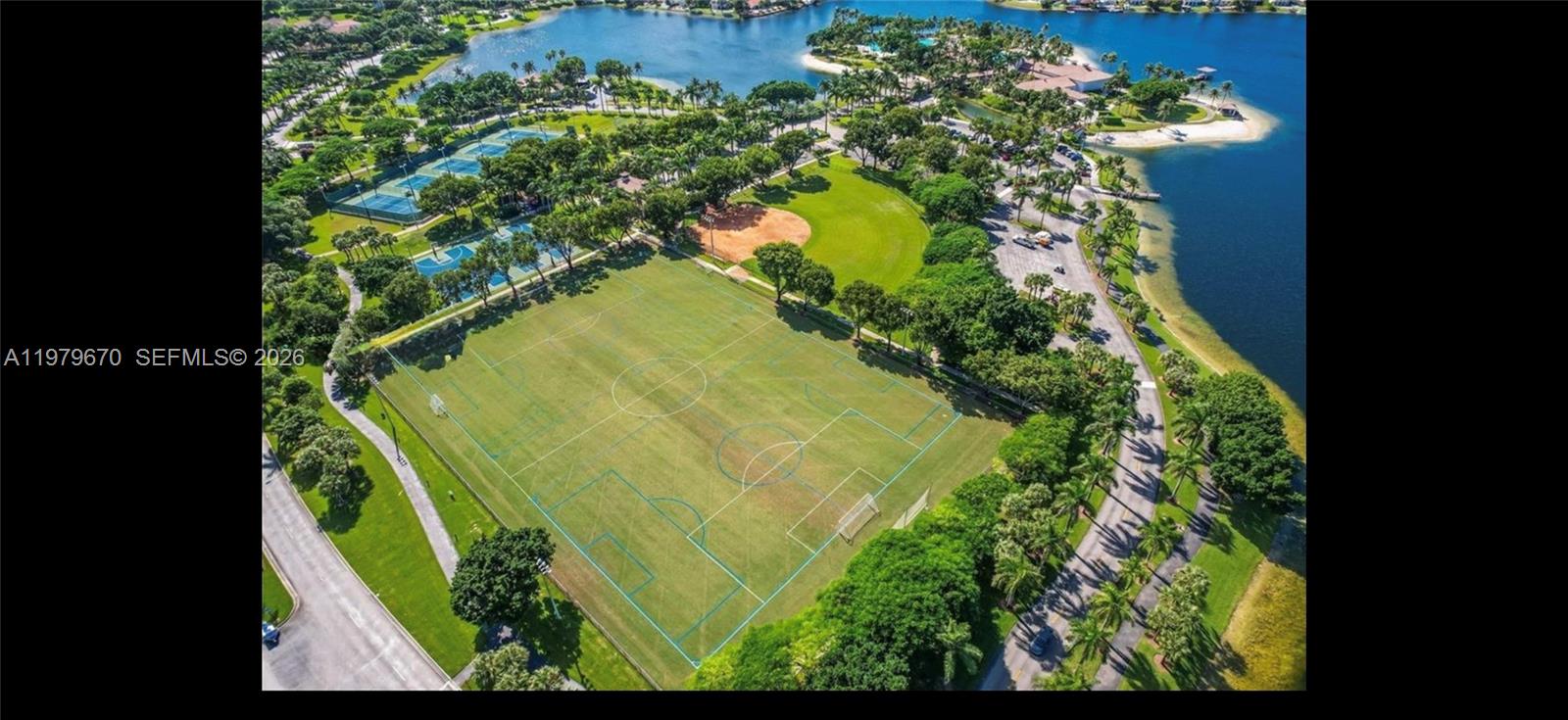 DORAL ISLES-ANTILLES - Residential