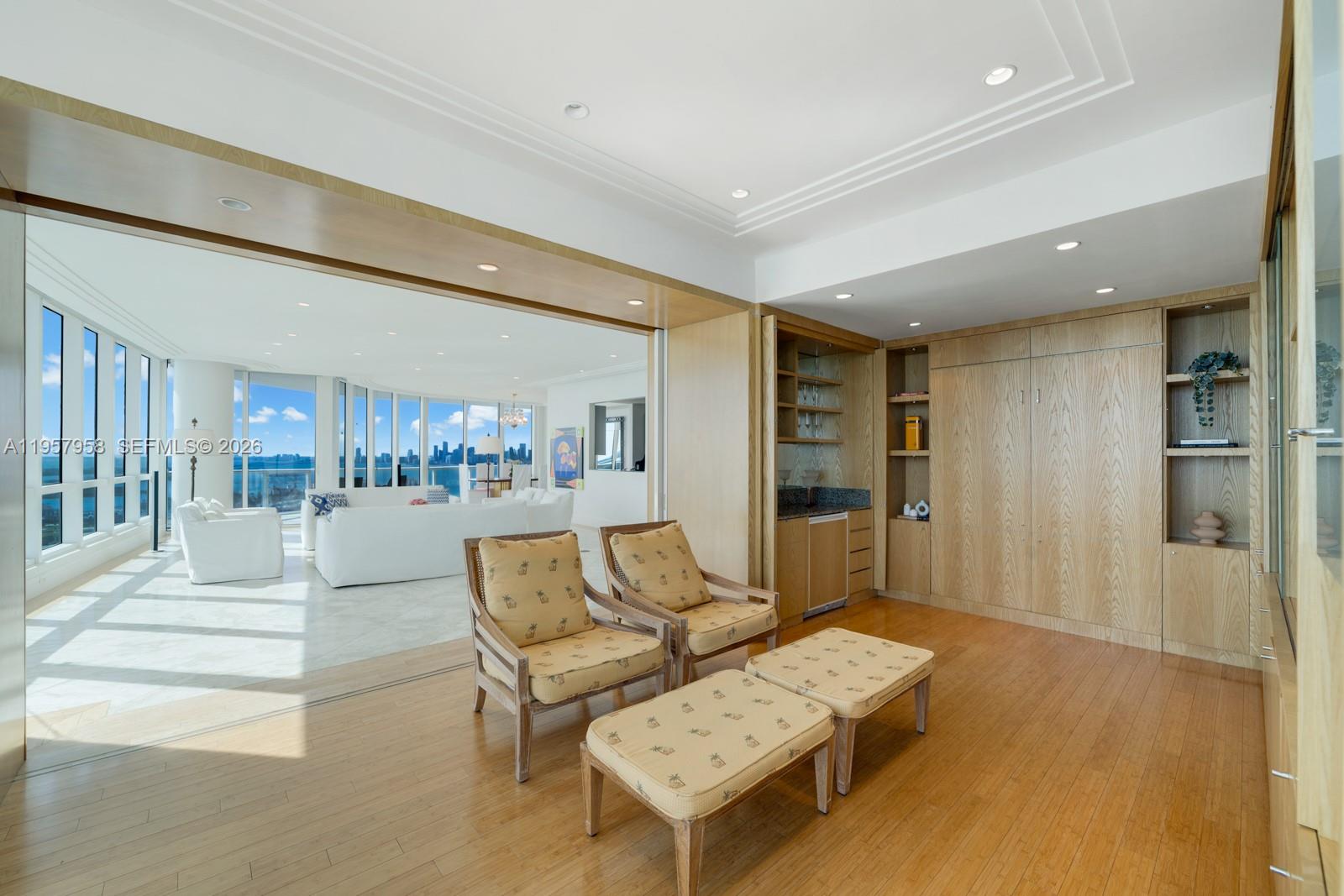 CONTINUUM ON SOUTH BEACH - Residential Lease