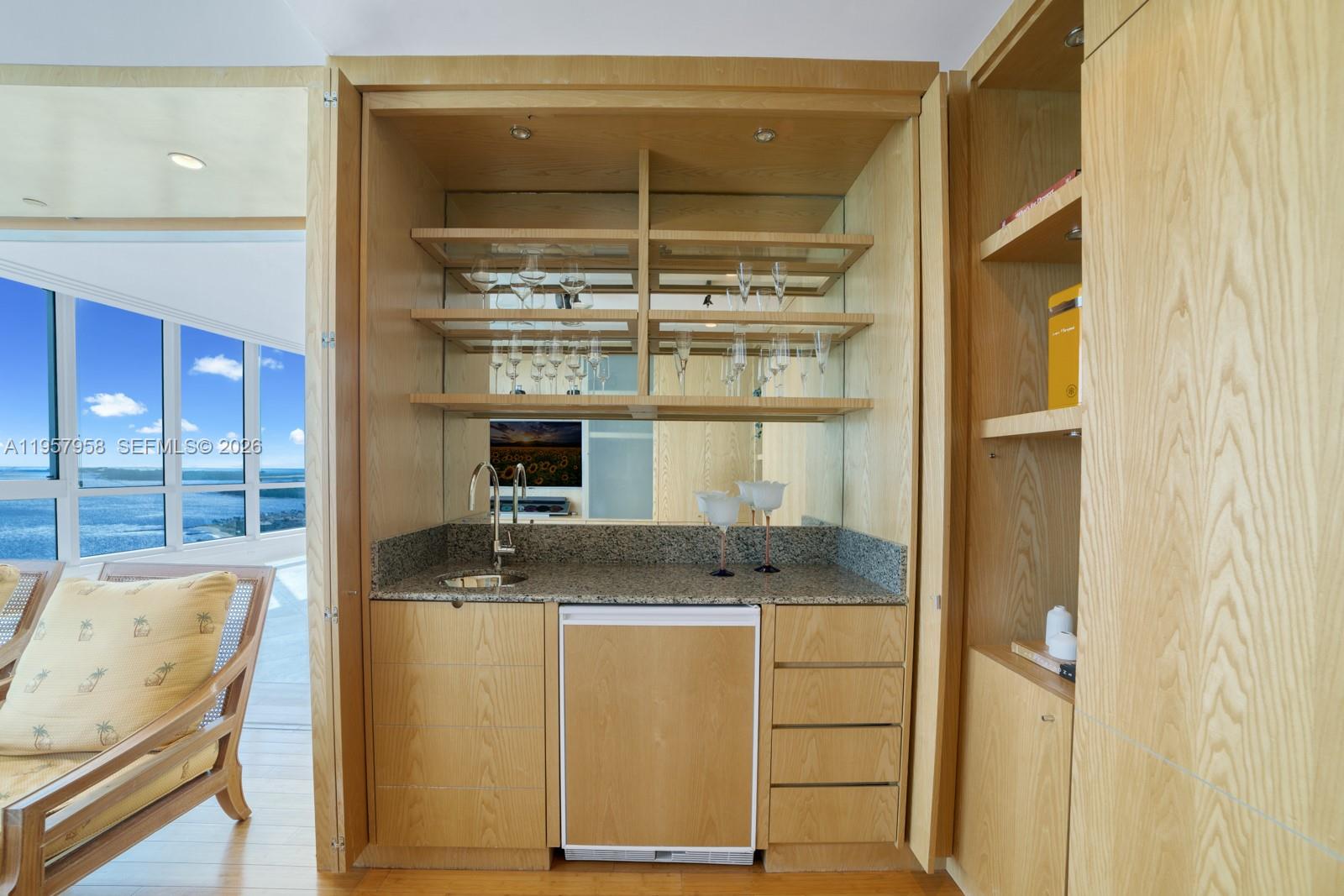 CONTINUUM ON SOUTH BEACH - Residential Lease