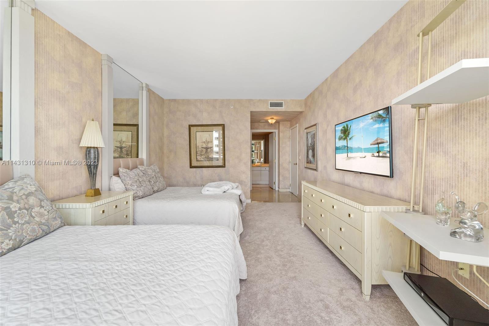 MAJESTIC TOWER - Residential