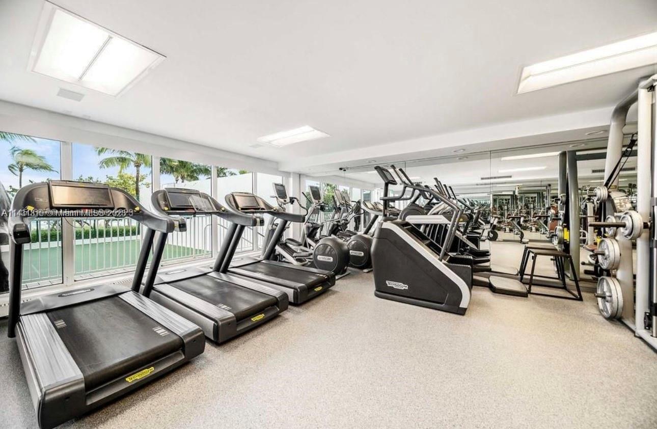 MAJESTIC TOWER - Residential