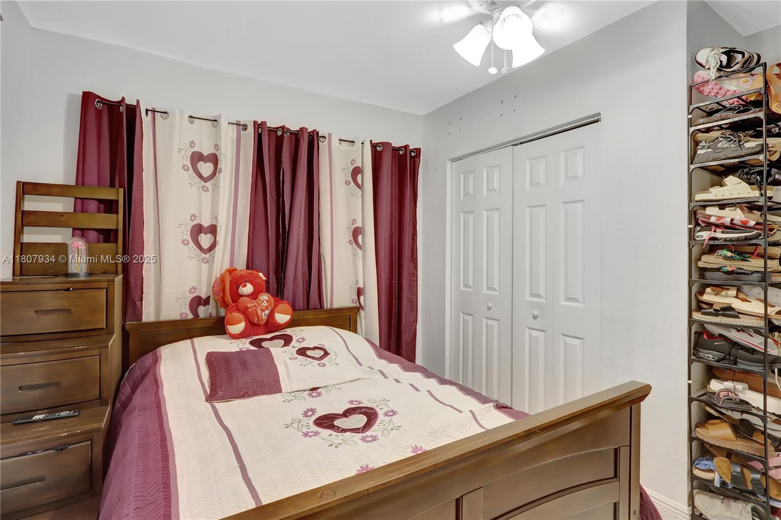 VENETIAN ACRES - Residential Income