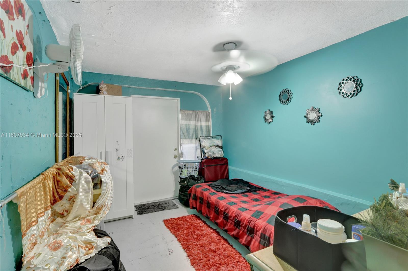 VENETIAN ACRES - Residential Income