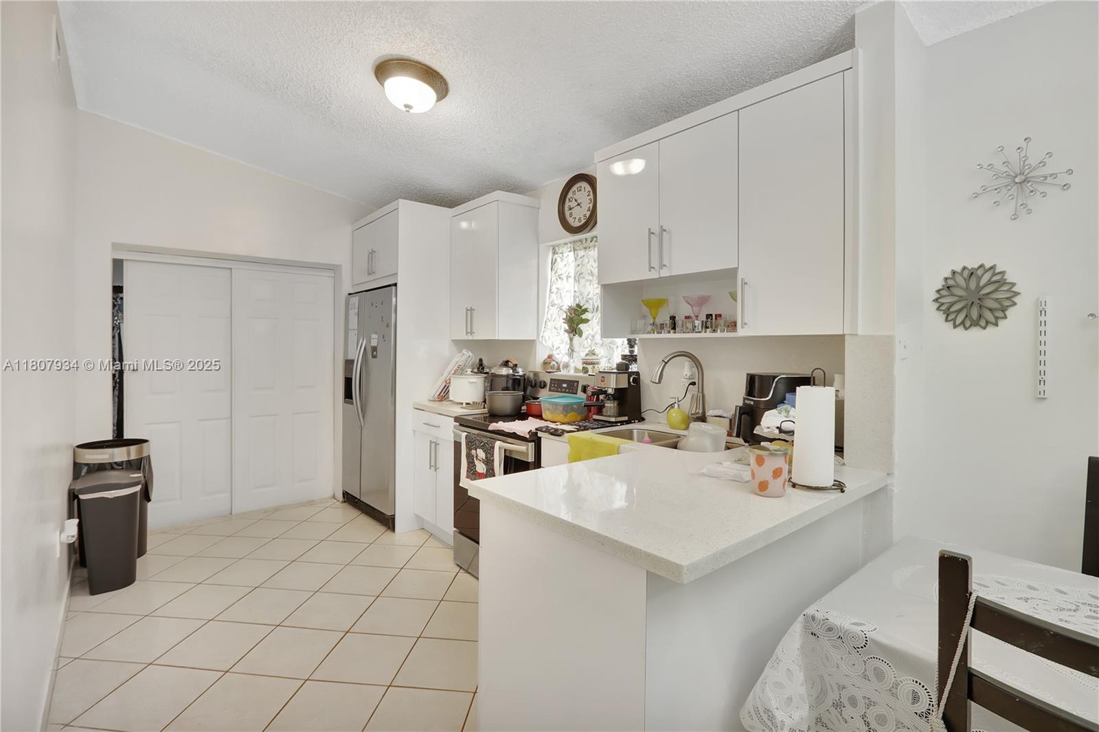 VENETIAN ACRES - Residential Income