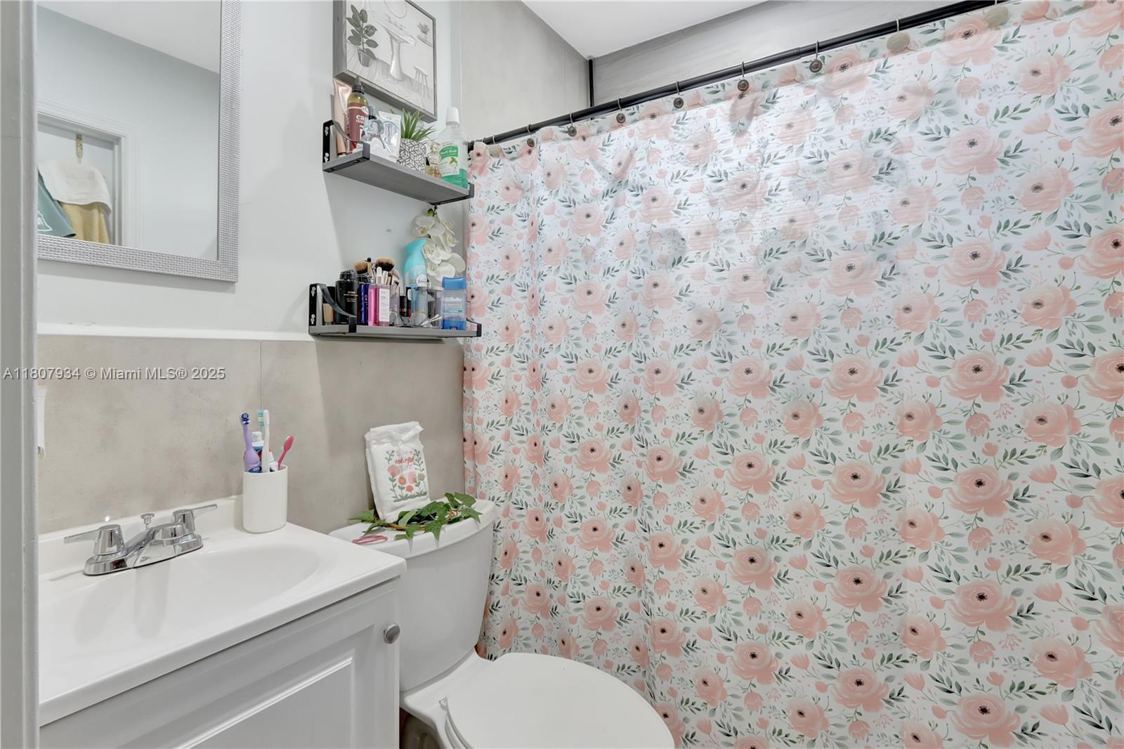 VENETIAN ACRES - Residential Income