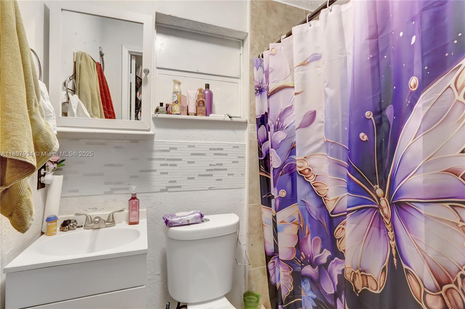 VENETIAN ACRES - Residential Income