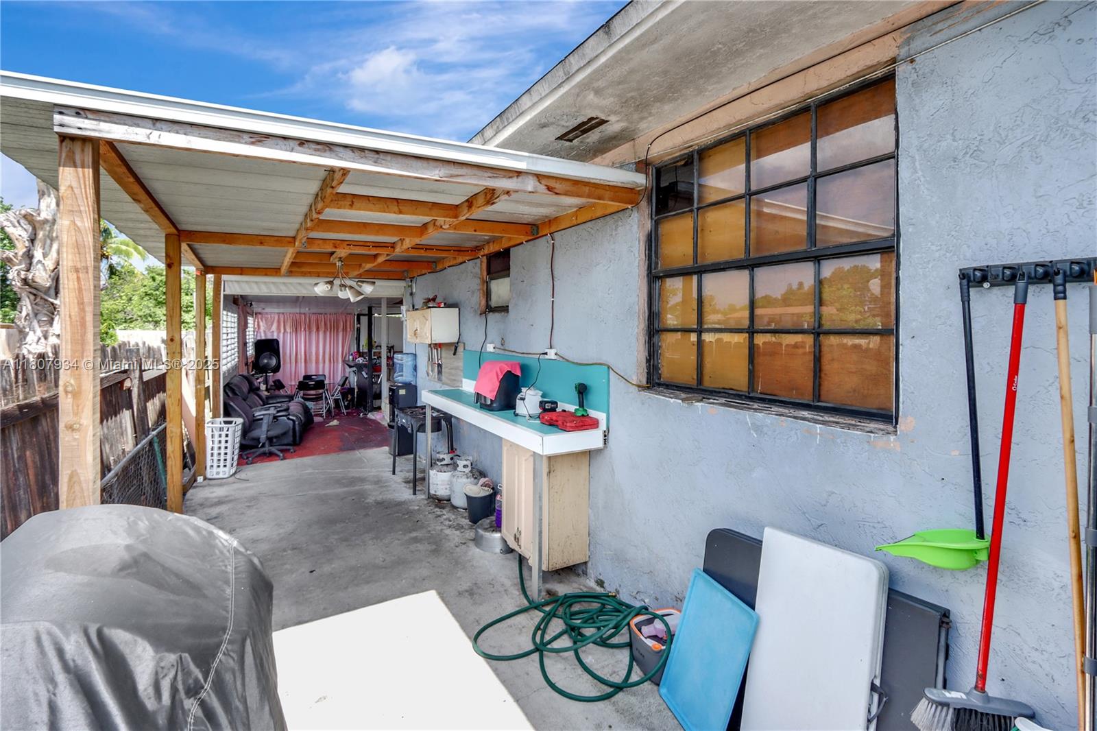 VENETIAN ACRES - Residential Income