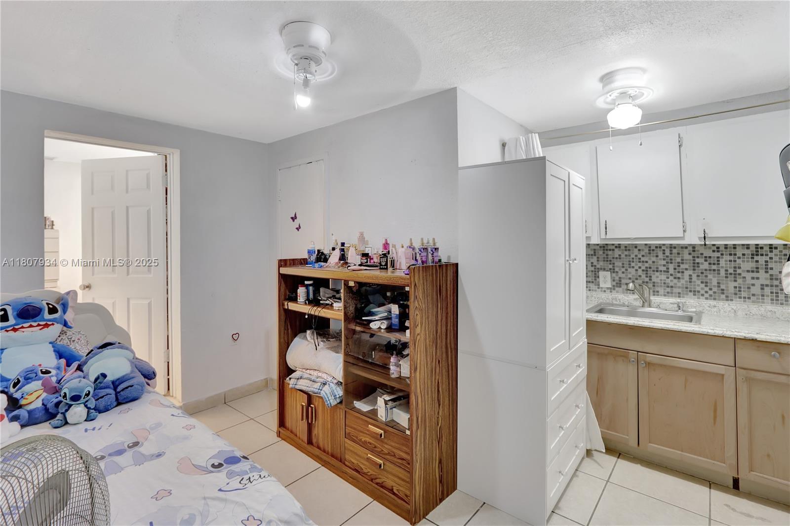 VENETIAN ACRES - Residential Income