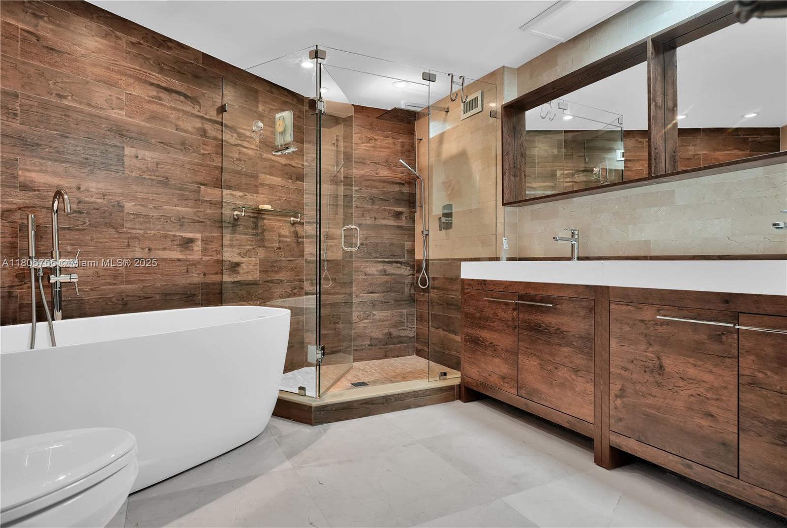FIFTY SIX-SIXTY COLLINS A - Residential