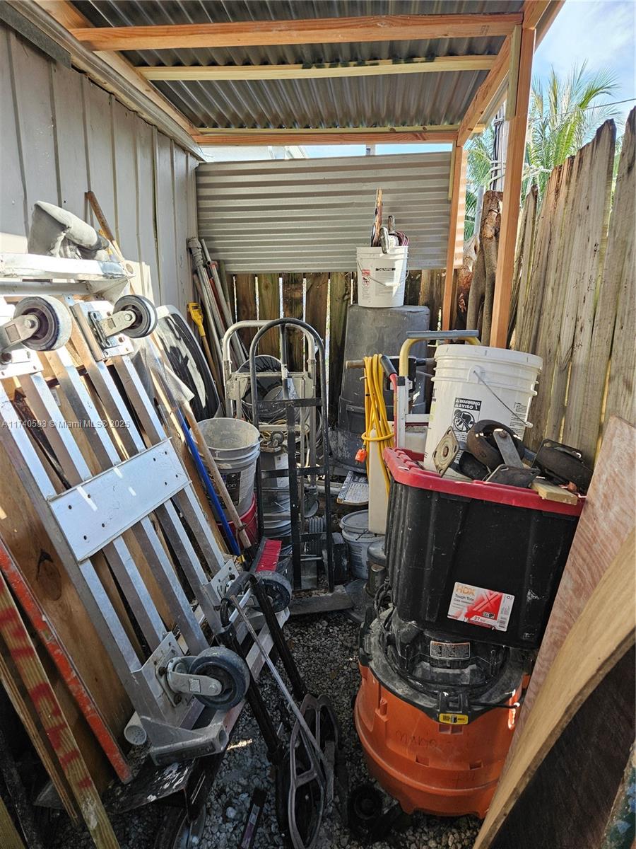 LAWRENCE ESTATE LAND CO - Residential