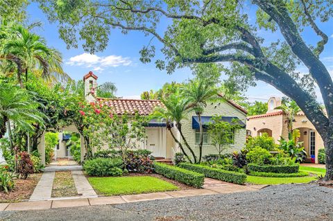 Single Family Residence in Coral Gables FL 625 Navarre Ave Ave 1.jpg