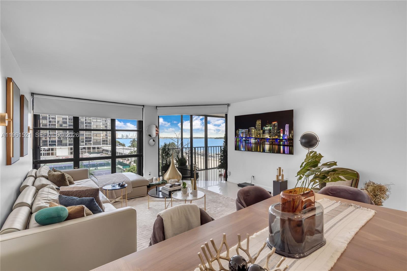 1925 Brickell Ave 606