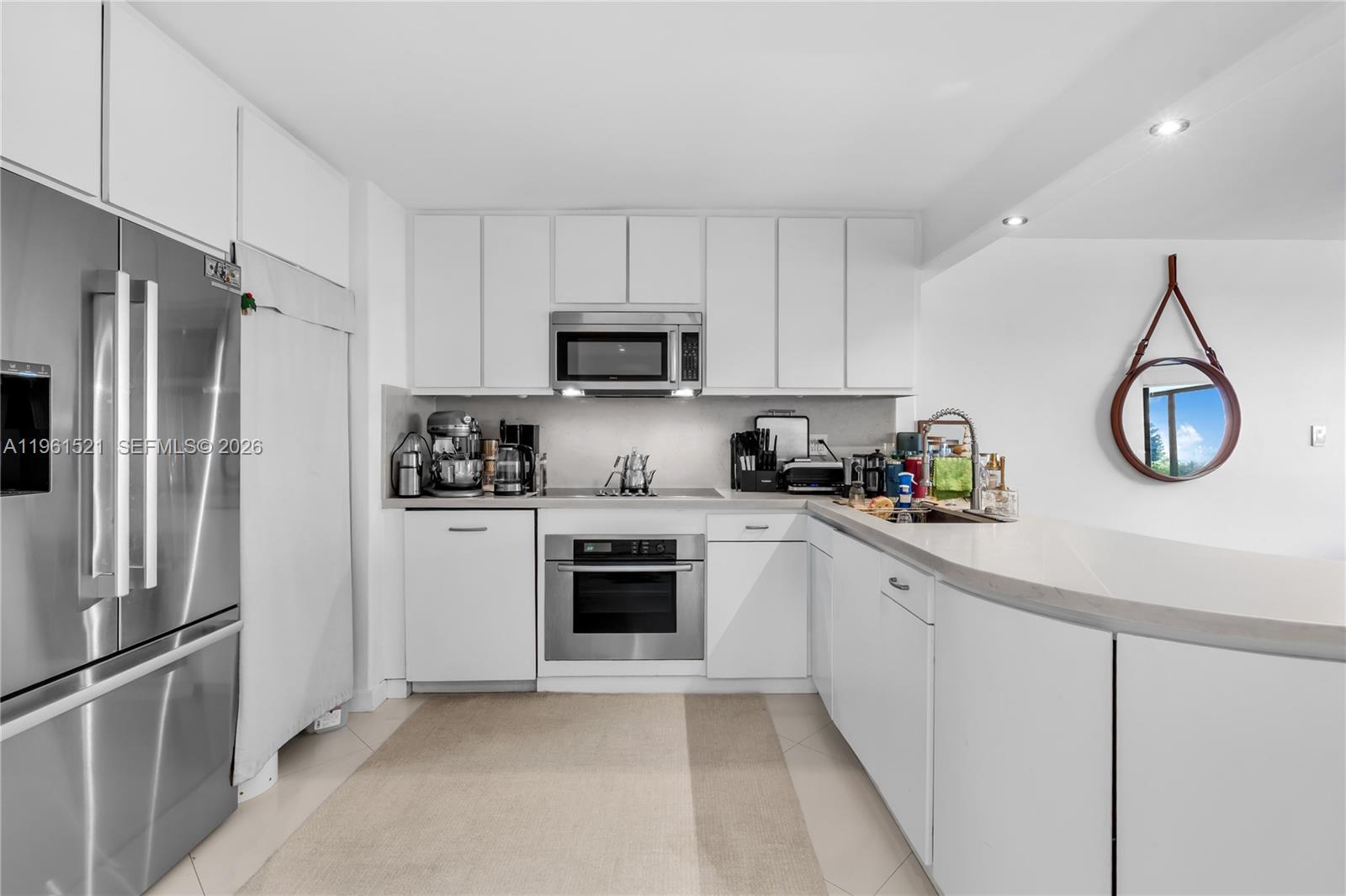 1925 Brickell Ave 606