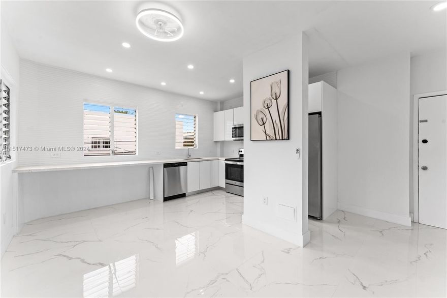 Awesome Investor opportunity! Freshly renovated Bright corner unit located on the second floor of Art Deco Building. High ceilings. Brand New Kitchen and Appliances. Brand new Bathroom and vanities. Perfect rental property for your portfolio. Great walkable area, close to the park, close proximity to grocery stores and all South Beach hot spots.
~ Collins Avenue Shopping: 6 minutes ~ Flamingo Park with Olympic size pool and Tennis courts: 7 minutes ~ Ocean Drive / BEACH: 9 minutes