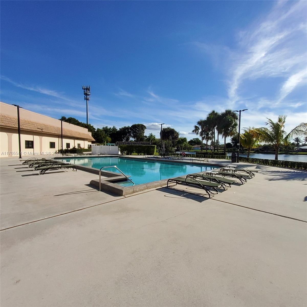 VILLAS OF BONAVENTURE AT - Residential