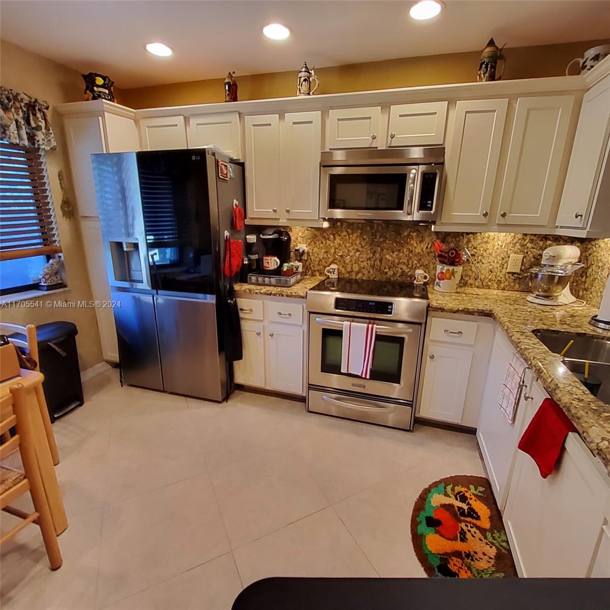 VILLAS OF BONAVENTURE AT - Residential
