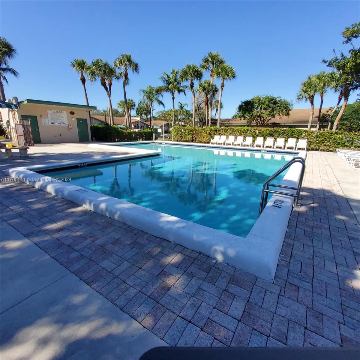 VILLAS OF BONAVENTURE AT - Residential