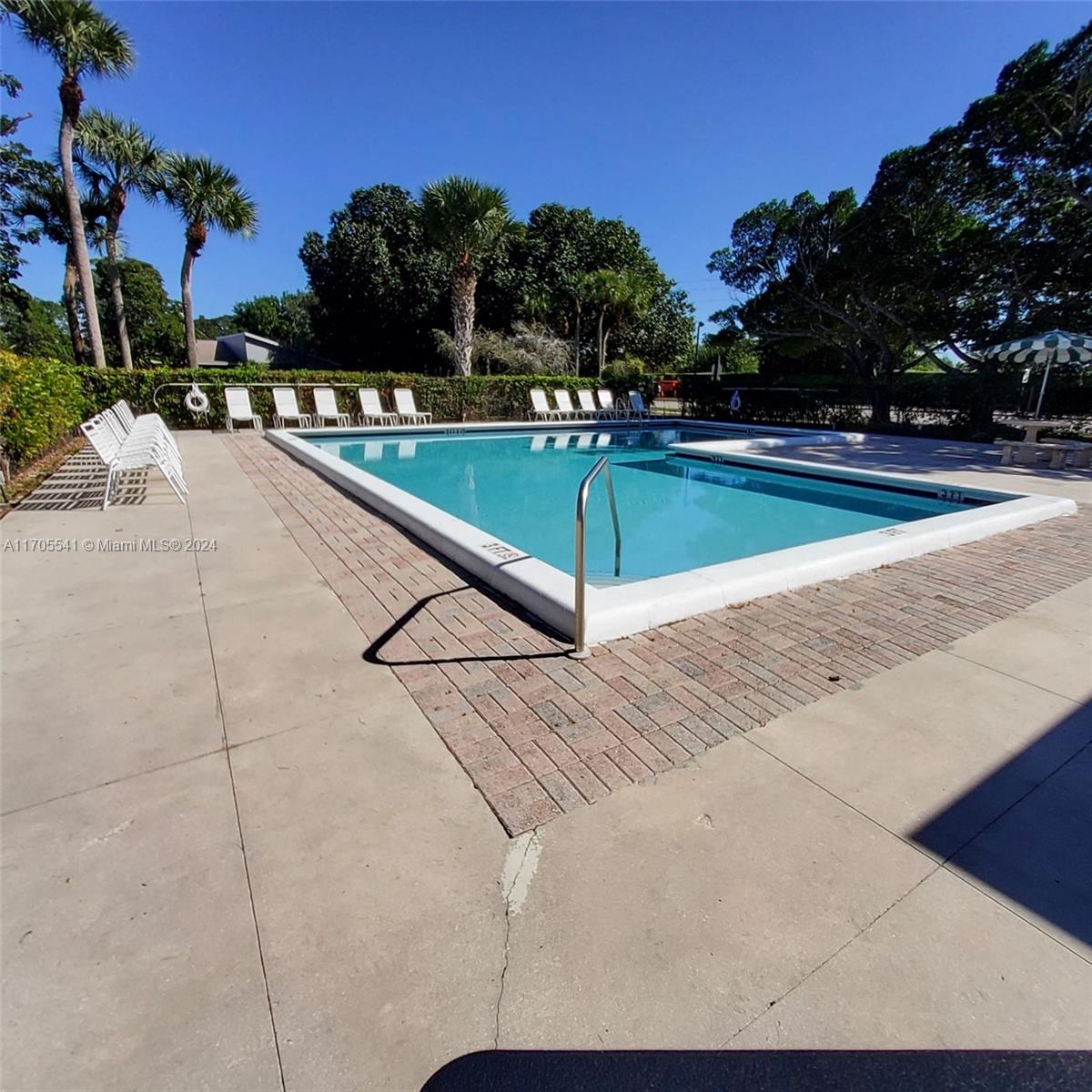 VILLAS OF BONAVENTURE AT - Residential