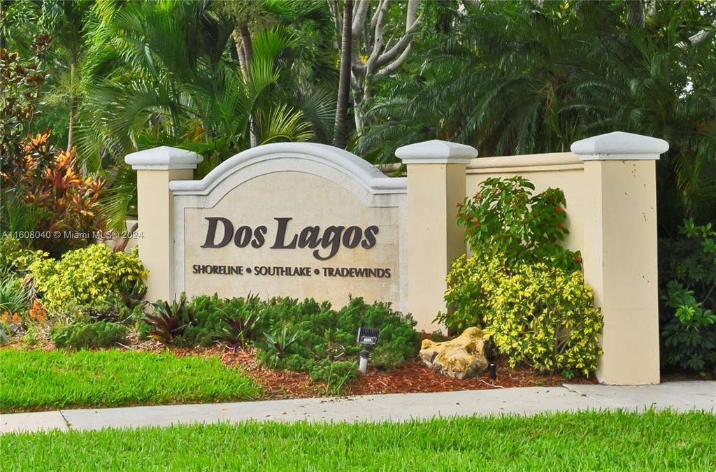Photo of 7 Via De Casas Sur #103, Boynton Beach, FL 33426 (MLS # A11608040)