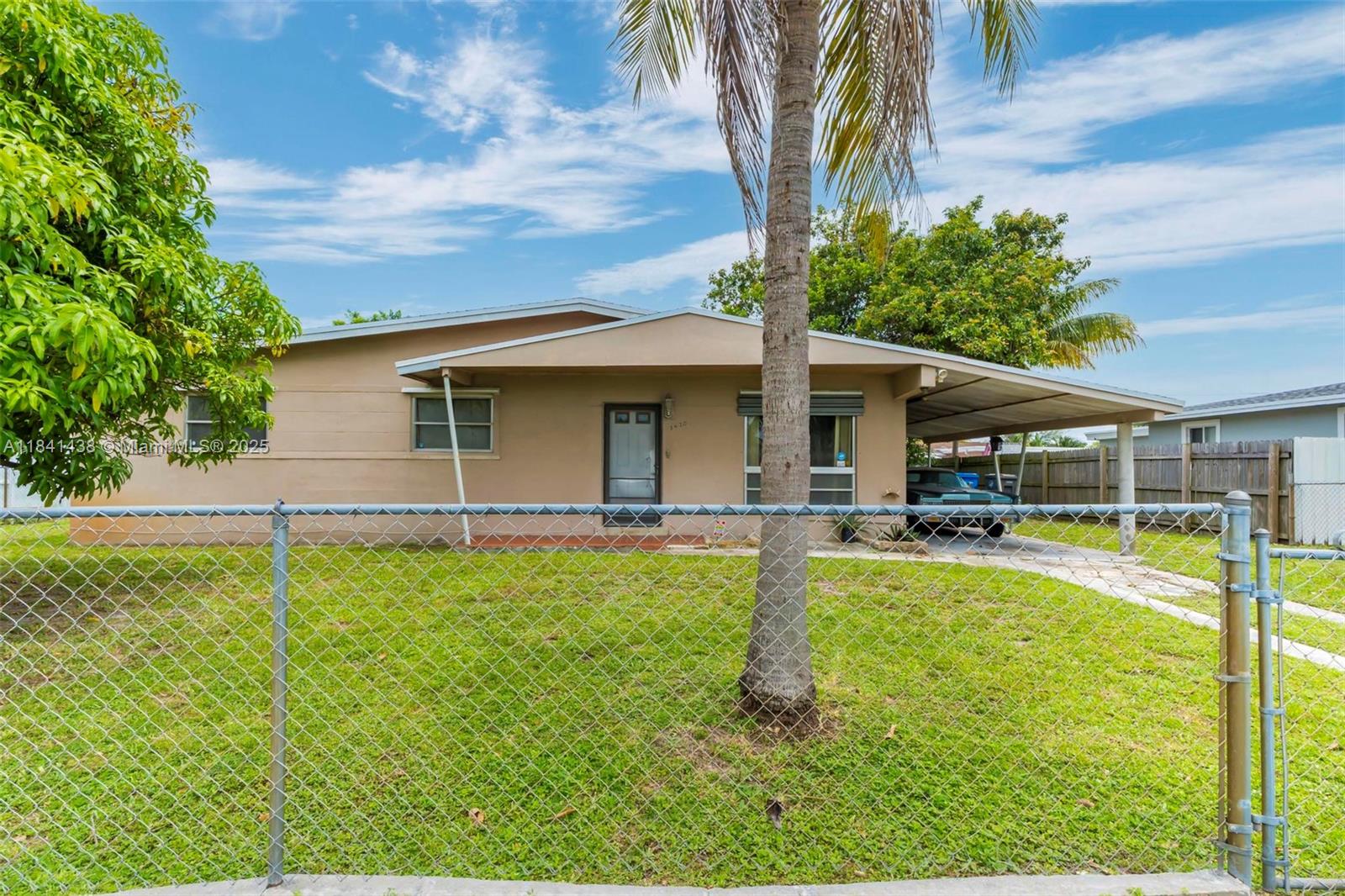 3420 SW 32nd St, West Park, FL, 33023/$415,000 3 3420 SW 32nd St