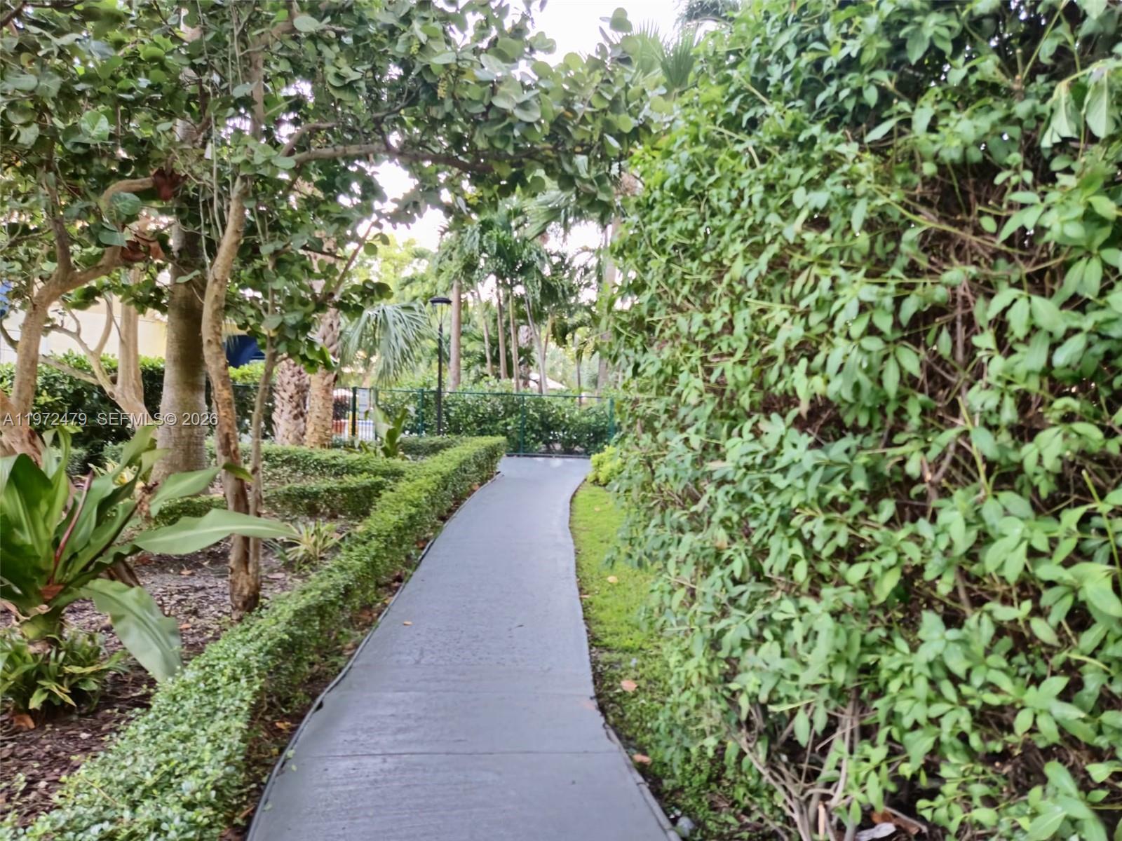 YOLANDA VILLAS CONDO - Residential