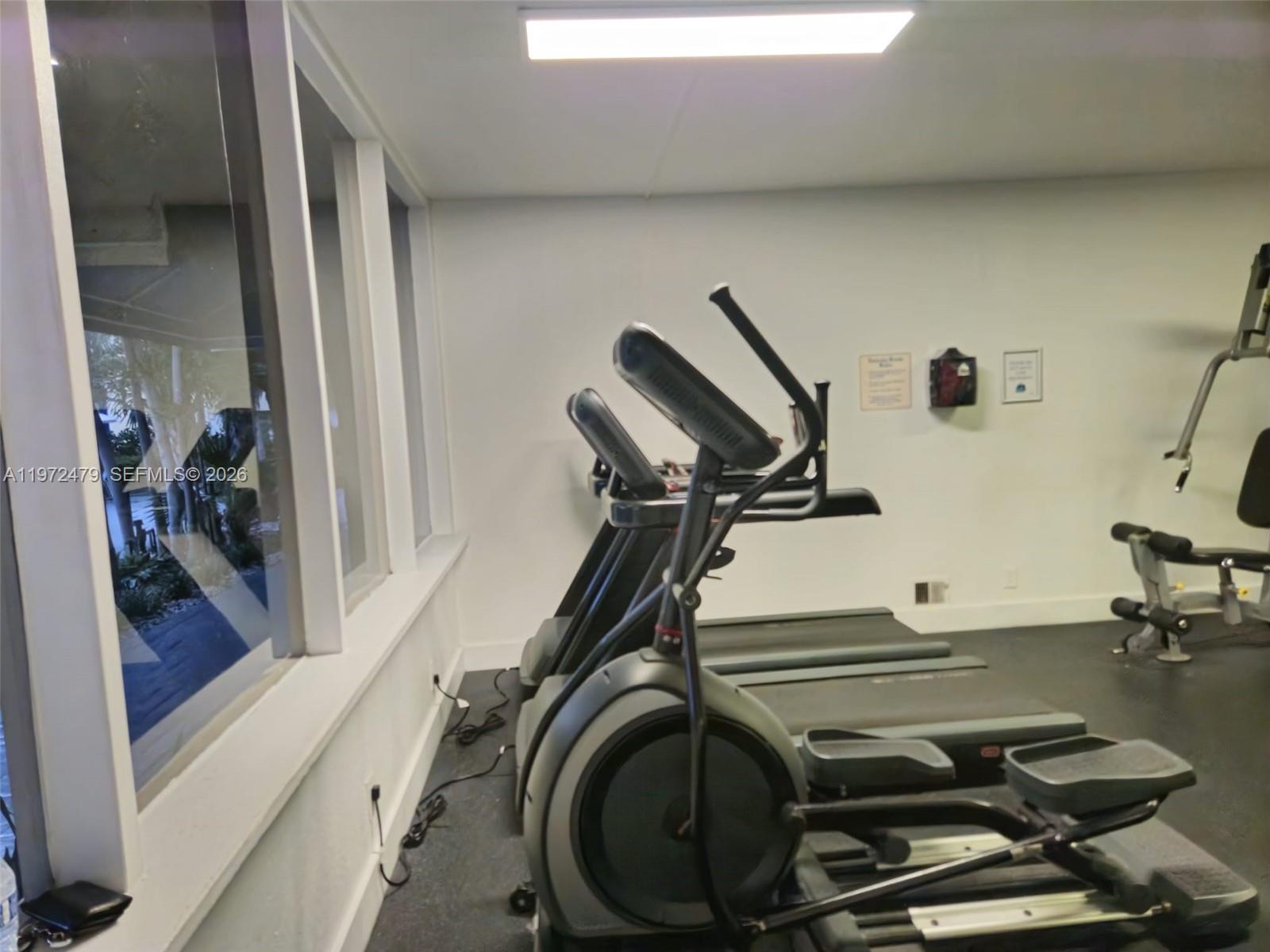 YOLANDA VILLAS CONDO - Residential