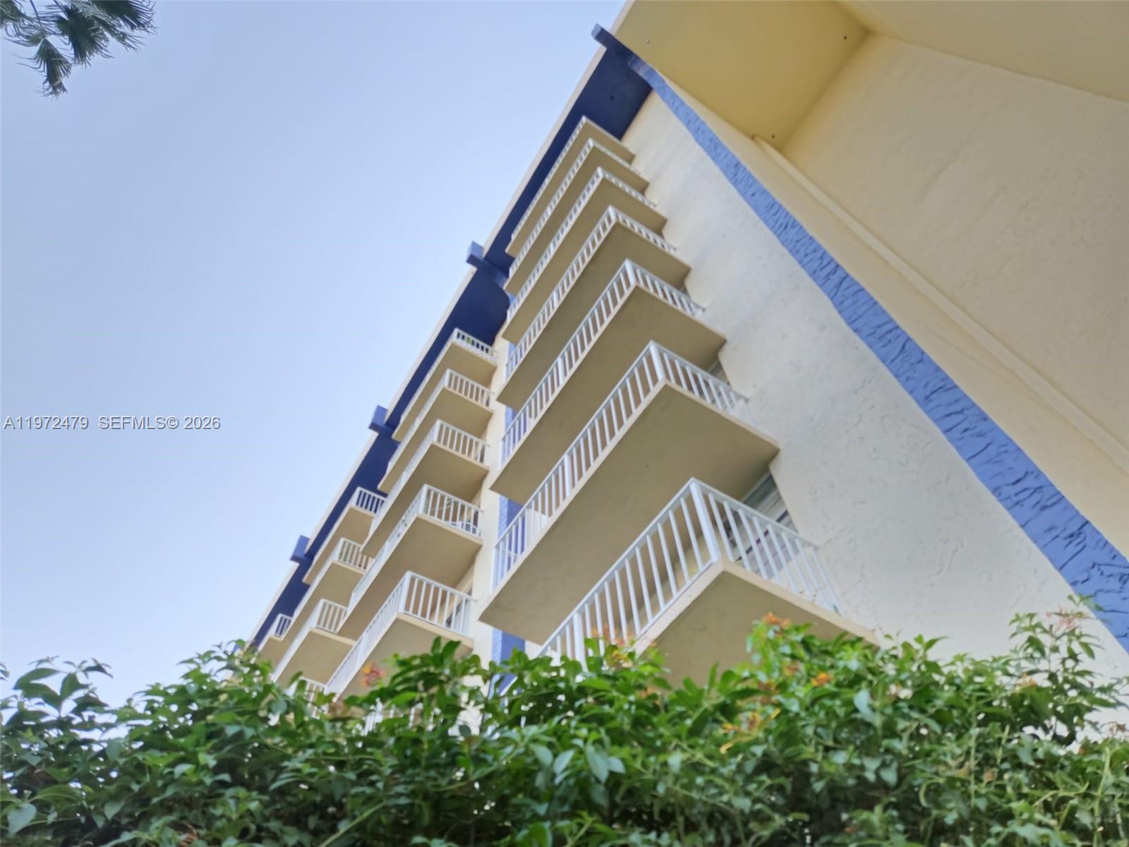 YOLANDA VILLAS CONDO - Residential