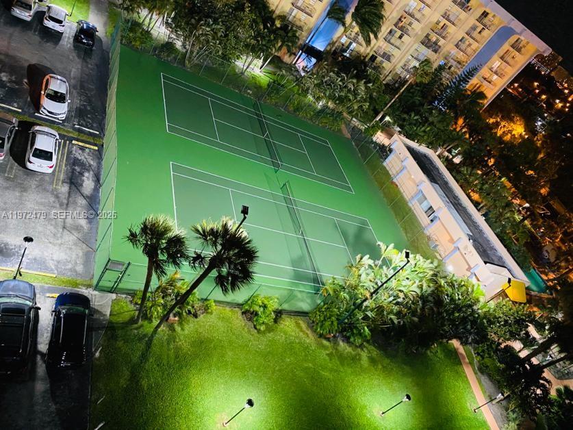 YOLANDA VILLAS CONDO - Residential